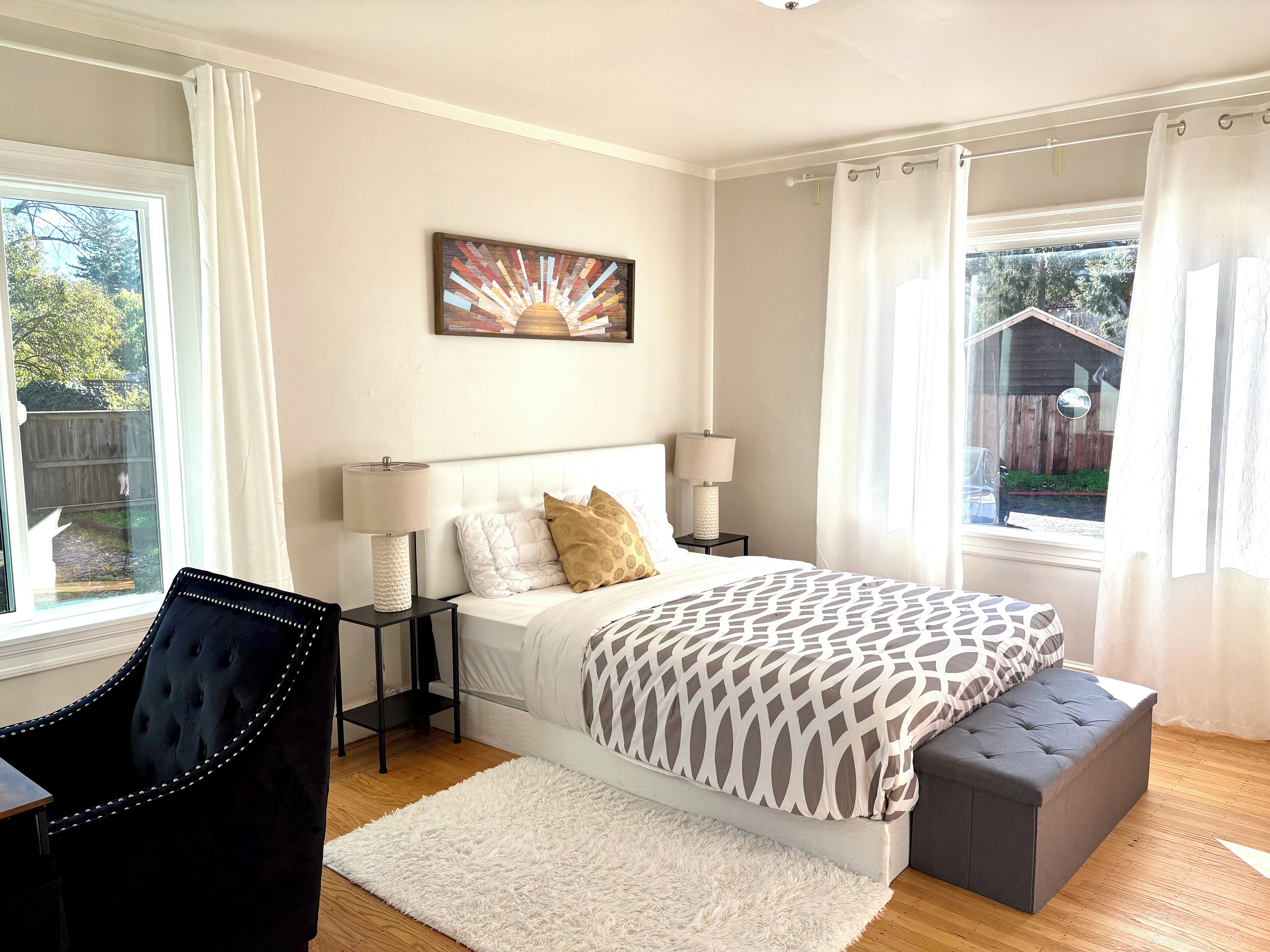 3 bedrooms, iron/ironing board, WiFi, bed sheets