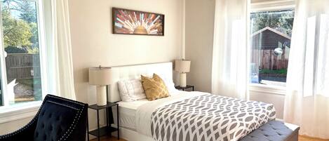 3 habitaciones, tabla de planchar con plancha, wifi y ropa de cama