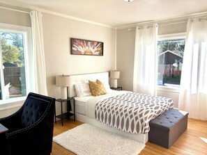 3 habitaciones, tabla de planchar con plancha, wifi y ropa de cama 
