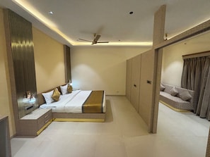 Club Room | Desk, laptop workspace, free WiFi - Ramaya Motel & Resorts (Ujjain)