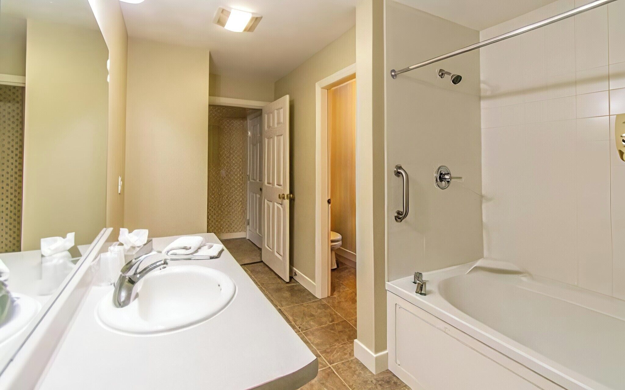 Jetted tub, hair dryer, towels, soap