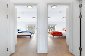 2 habitaciones, tabla de planchar con plancha, wifi y ropa de cama 