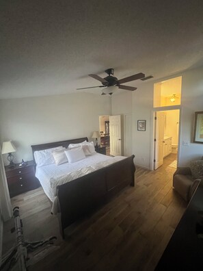 3 Schlafzimmer, Bügeleisen/Bügelbrett, WLAN, Bettwäsche