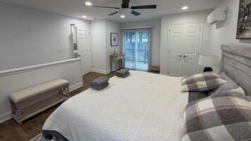 3 bedrooms, desk, iron/ironing board, free WiFi