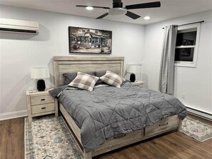 3 bedrooms, desk, iron/ironing board, free WiFi - Poconos Hideaway: Lakes & Trails by Promised Land (Palmyra Township)