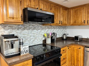 Fridge, microwave, oven, stovetop - Poconos Hideaway: Lakes & Trails by Promised Land (Palmyra Township)