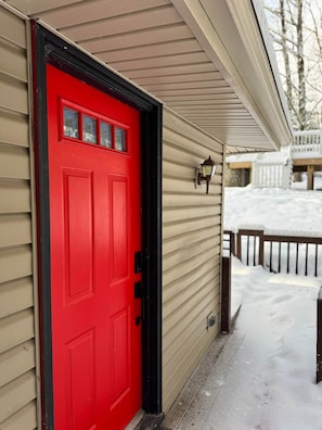 Exterior detail - Poconos Hideaway: Lakes & Trails by Promised Land (Palmyra Township)