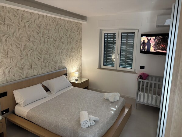 1 bedroom, iron/ironing board, WiFi, bed sheets