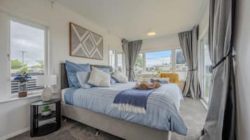 3 dormitorios, tabla de planchar con plancha, wifi gratis y ropa de cama