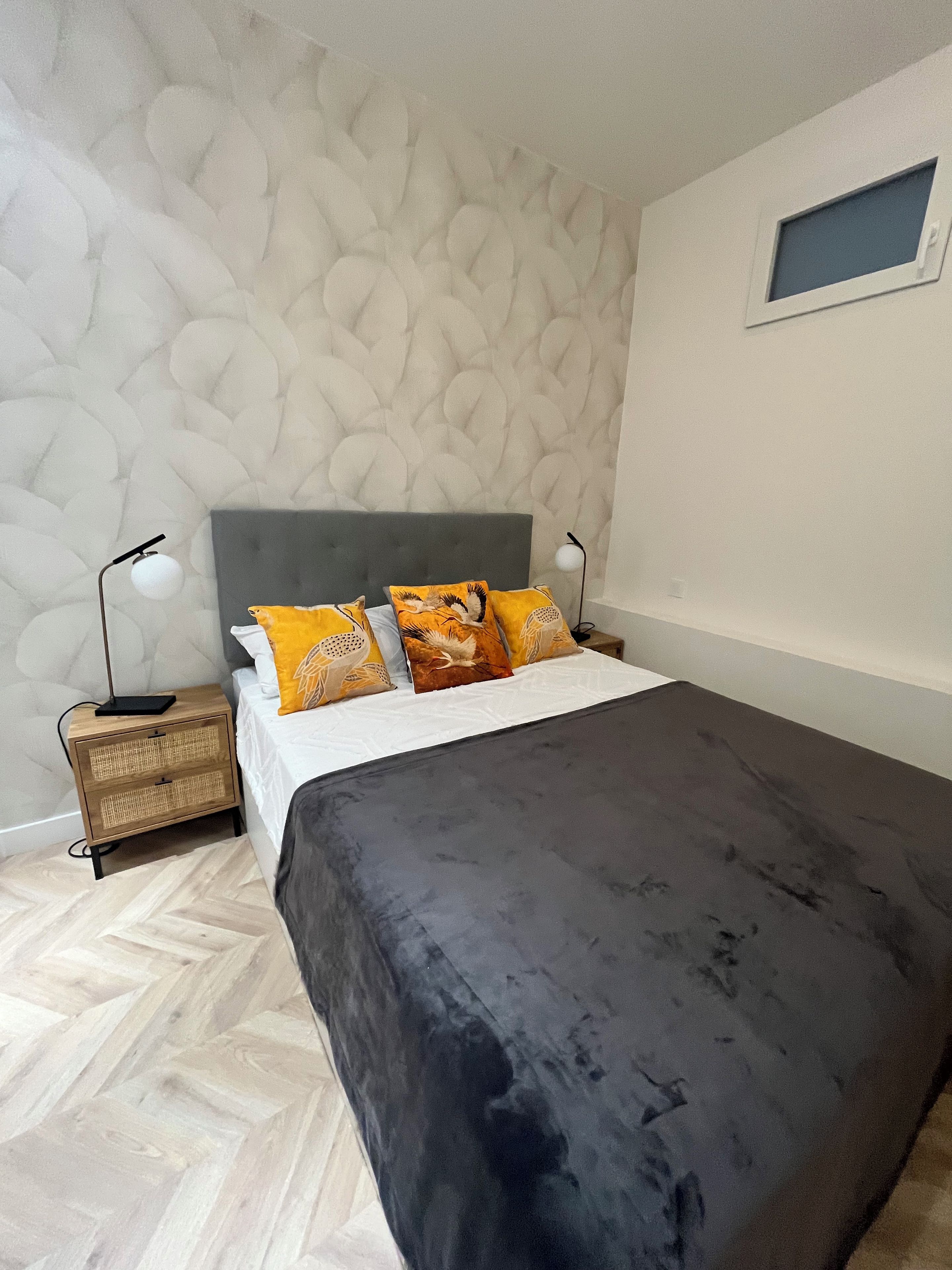 Iron/ironing board, WiFi (free), bed sheets