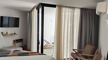 Studio, Pool View | Free WiFi