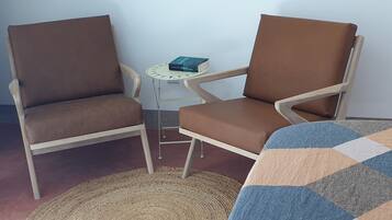 Studio, Pool View | Interior