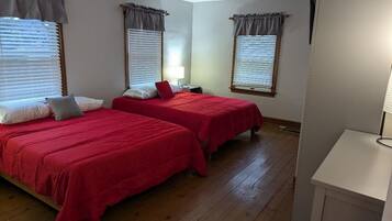 4 habitaciones, escritorio, tabla de planchar con plancha y wifi gratis