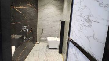 Classic Double Room | Bathroom | Shower, slippers, towels, soap