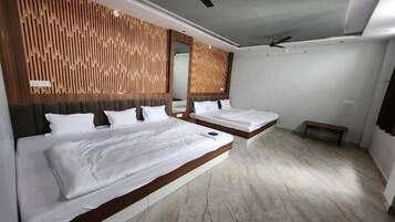 Family Studio, City View | In-room safe, blackout drapes, soundproofing, free WiFi