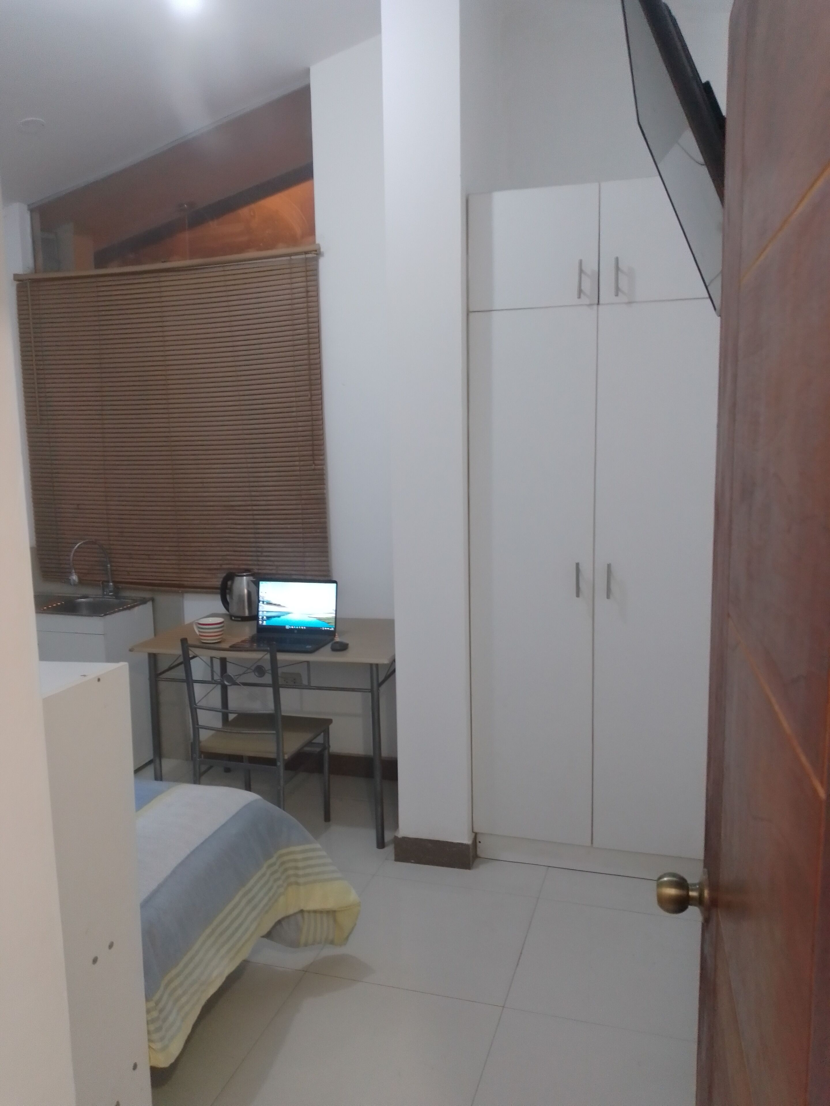 2 室のベッドルーム、WiFi (無料)、ベッドシーツ