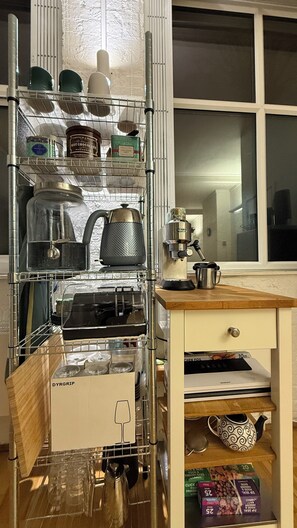 Interior - Split-level Warehouse Conversion with gym equipment. Kings X Camden Regents Park (London)