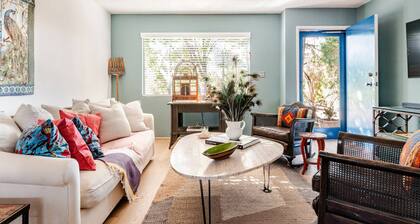 Lovely Dog Friendly 3-bedroom house with AC in Santa Susana area of Simi Valley