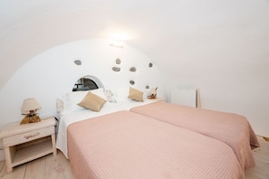 Luxury Villa, 2 Bedrooms, Private Pool | In-room safe, free WiFi - Luxury Villas Hariton (Santorini)