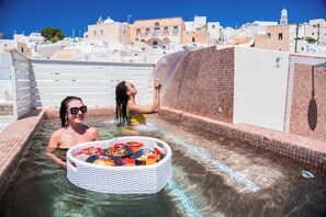 Piscine extérieure (ouverte en saison)