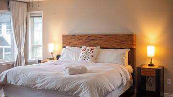 Iron/ironing board, free WiFi, bed sheets