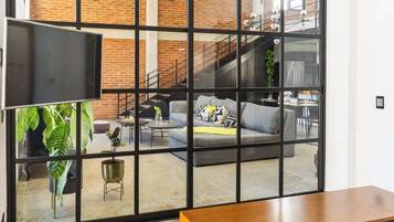 Fernseher, Arbeitsbereiche