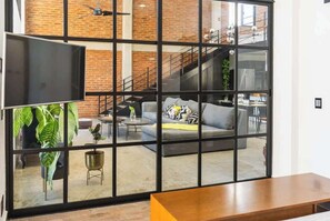 Televisie en een kantoor