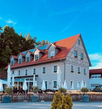 Exterior. Hotel Gaststätte Weinbrücke
