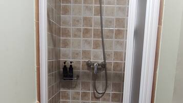 Hårtørrer, håndklæder, Sæbe, Toiletpapir