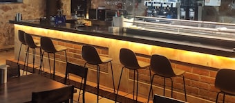 Hostal Bar Restaurant La Villa