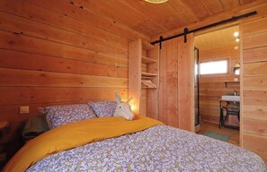 Bed sheets - Jabi's goats stilt hut (Trémont)