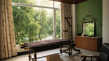 Couples treatment room(s), aromatherapy, hot stone massages