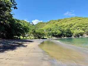 Beach nearby, sun-loungers, beach towels - Hidden Beach House - Bahía Pez Vela Resort  - Ocotal Beach, Guanacaste  CR (Guanacaste Province)