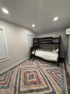 2 soverom, internettilgang og sengetøy