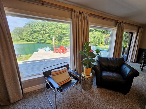 Spacious, Waterfront 5-bedroom chalet just outside of Ellicottville