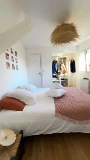 5 bedrooms, iron/ironing board, free WiFi, bed sheets - best Villa with pool and garden in La Baule (Pornichet)