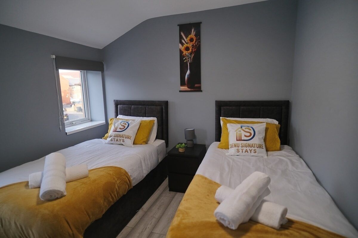 2 bedrooms, iron/ironing board, Internet, bed sheets