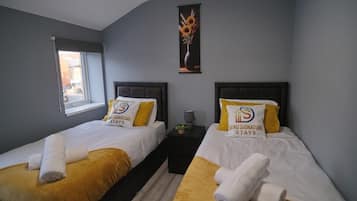 2 bedrooms, iron/ironing board, Internet, bed sheets