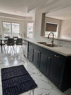 Fridge, microwave, oven, stovetop - *NEW Private Detached-3BR Home W/Full Gym/Prime Location (Ajax)