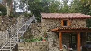 House - Private Pool With Huge Terrace Garden (Celorico de Basto)