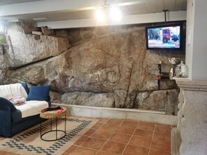 House | 2 bedrooms - Private Pool With Huge Terrace Garden (Celorico de Basto)