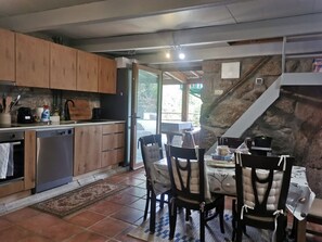 House | 2 bedrooms - Private Pool With Huge Terrace Garden (Celorico de Basto)