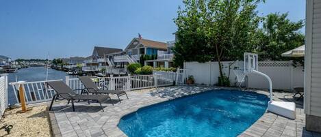 Piscine extérieure, piscine chauffée