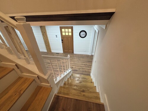 Lake View Shores home, with boat garage, inground pool, game room/w pool table