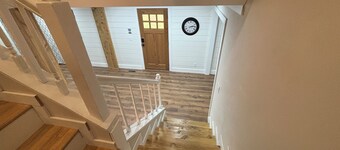 Lake View Shores home, with boat garage, inground pool, game room/w pool table