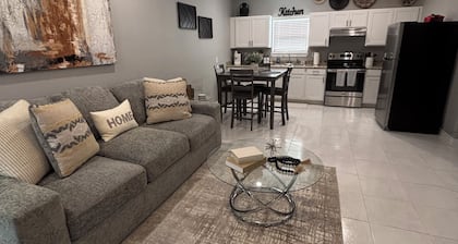 2BR/2BA Cozy Condo walking distance to Kickapoo Lucky Eagle Casino