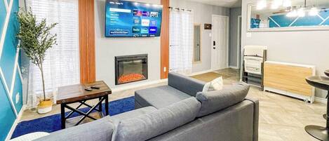 Fernseher, Kamin, Arbeitsbereiche