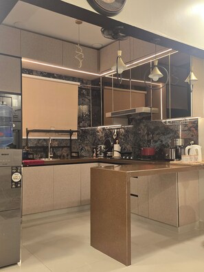 Cookware/dishes/utensils - Karachi Beach Residency (Karachi)