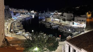 Marina - Island Paradise, peace and quiet with stunning views across to the lighthouse. (Platges de Fornells)
