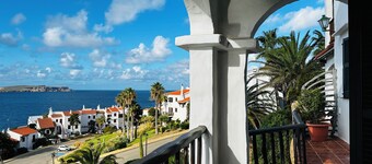 Island Paradise, peace and quiet with stunning views across to the lighthouse.